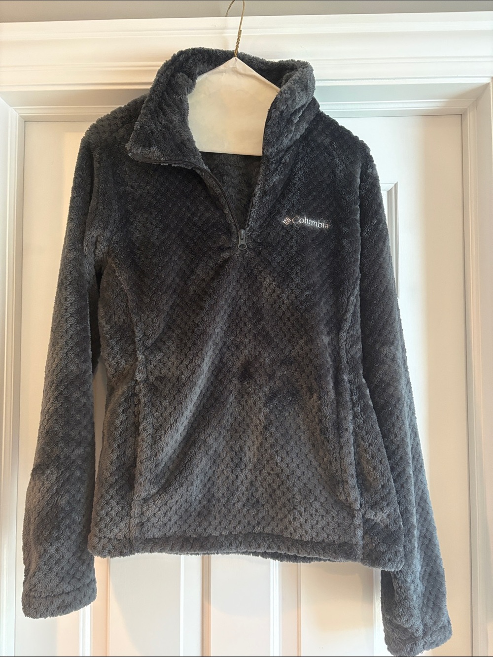 Ultimate warmth & comfort Columbia Dark Gray Plush Quarter-Zip Fleece Pullover